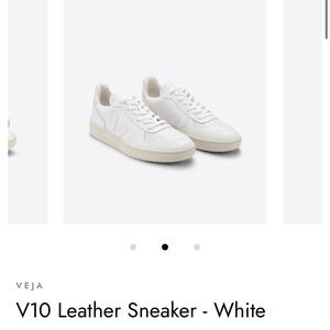 VEJA

V10 Leather Sneaker - White women’s size 41